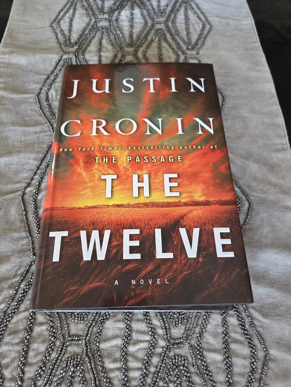 The Twelve: A Novel (Book Two of The Passage Trilogy)